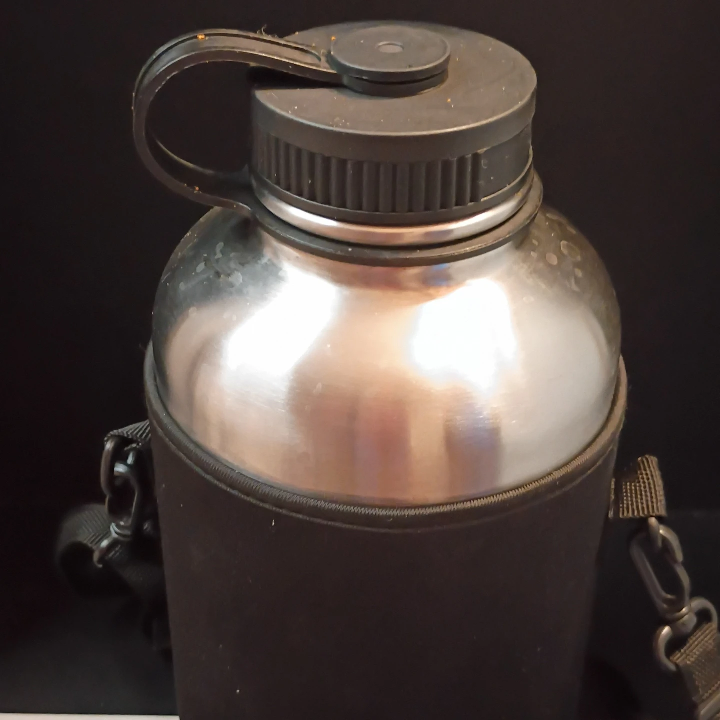 Stainless Steel Water Bottle with Insulated Sleeve - photo 4