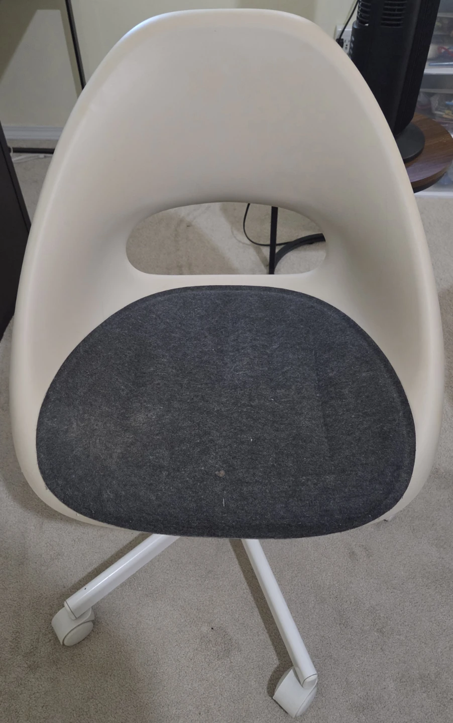 Ikea micke office desk and chair - photo 3