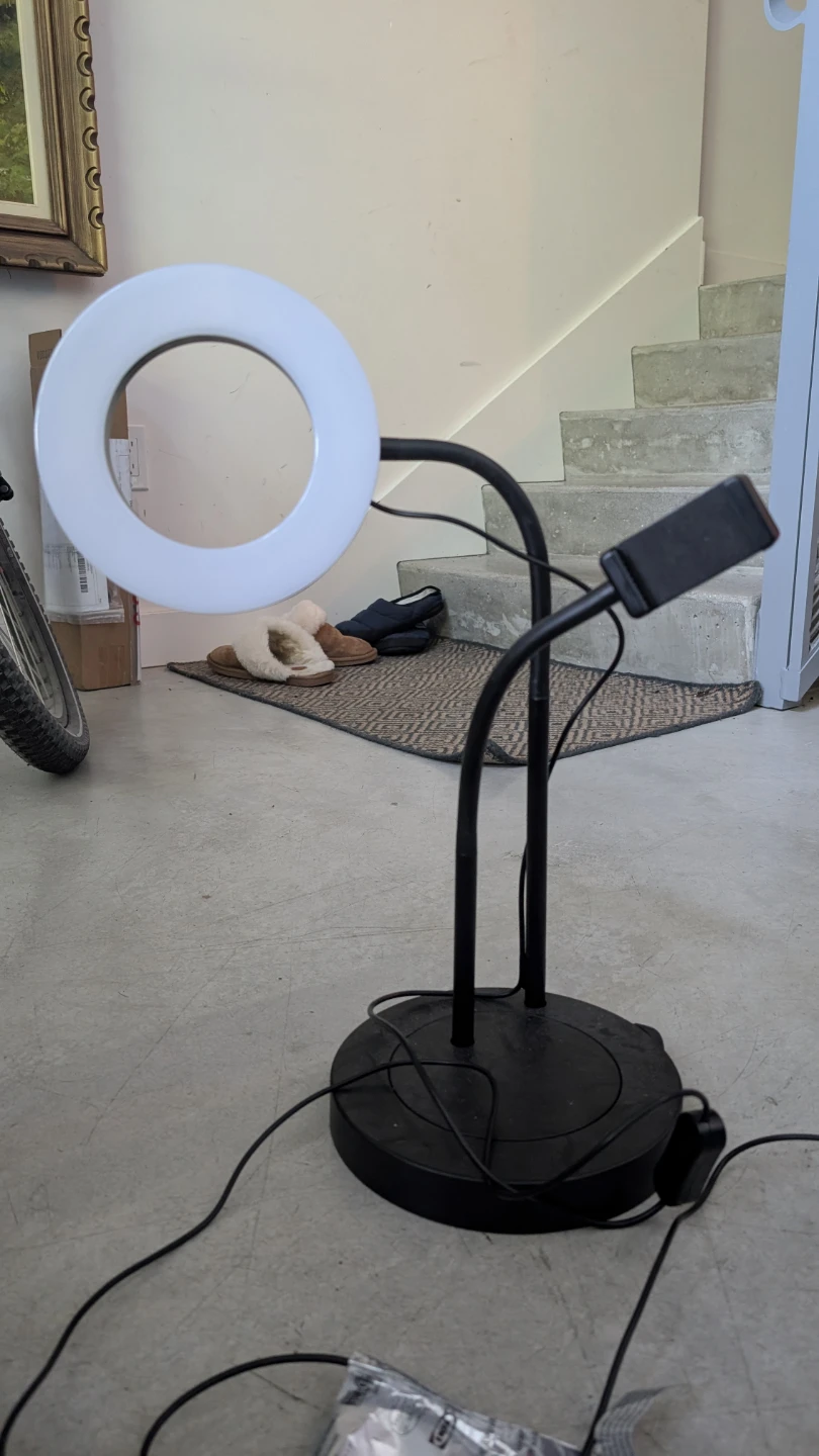 Ikea LÅNESPELARE Ring light with phone holder