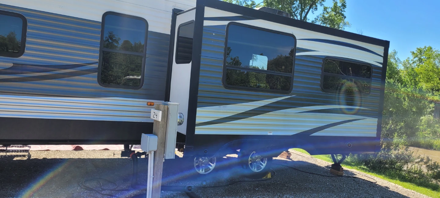 Keystone Springdale Travel Trailer - photo 3