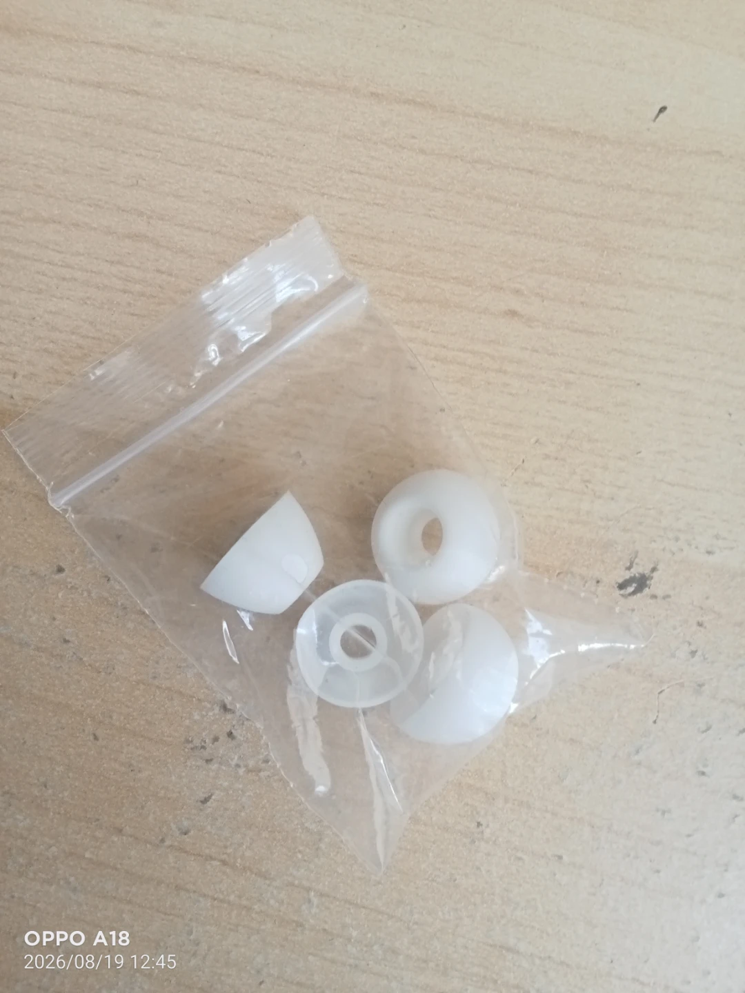Acellories White Wireless Earbuds with Charging Case - photo 3
