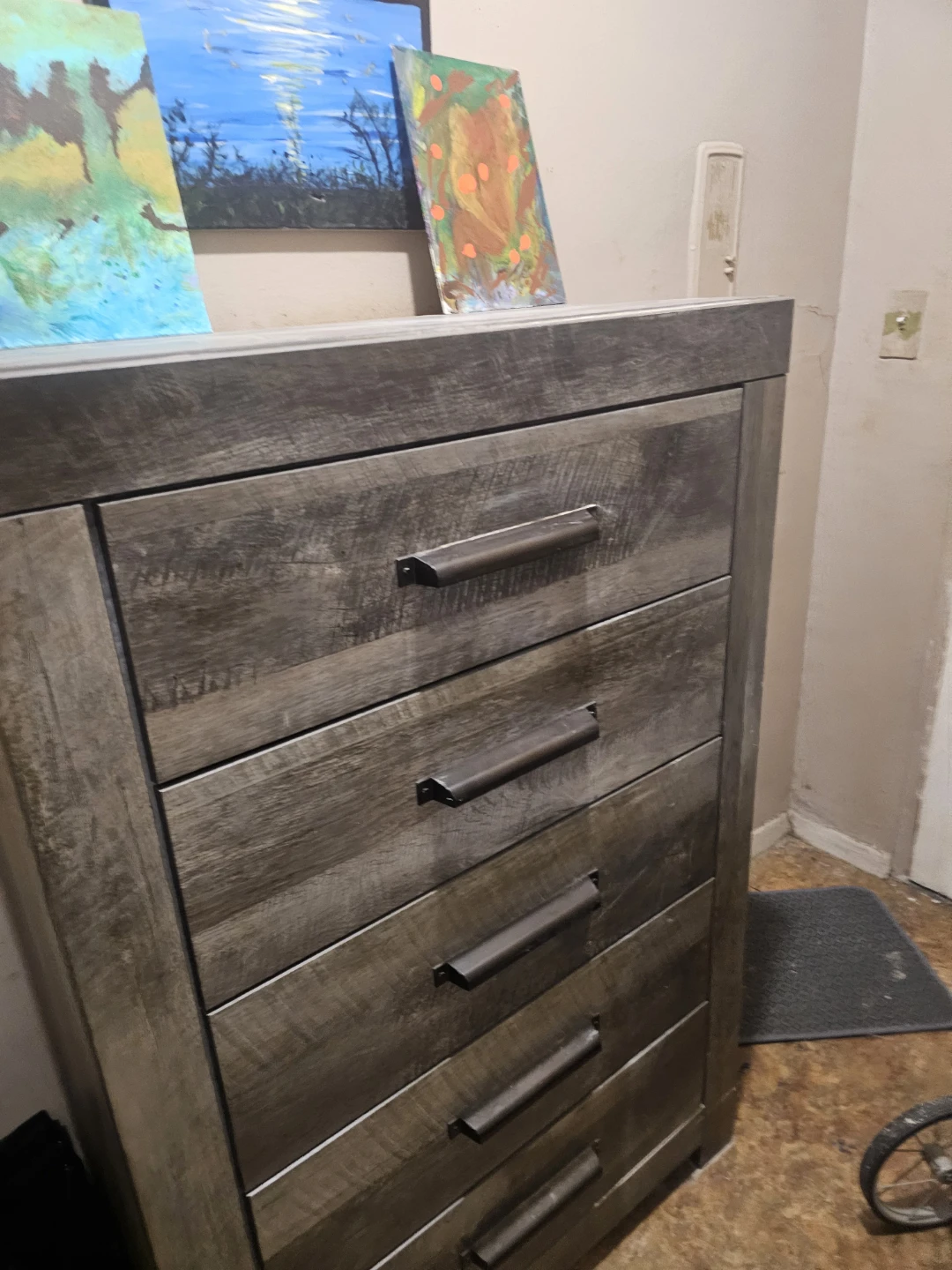 Wynnlow 5 Drawer Chest of Drawers