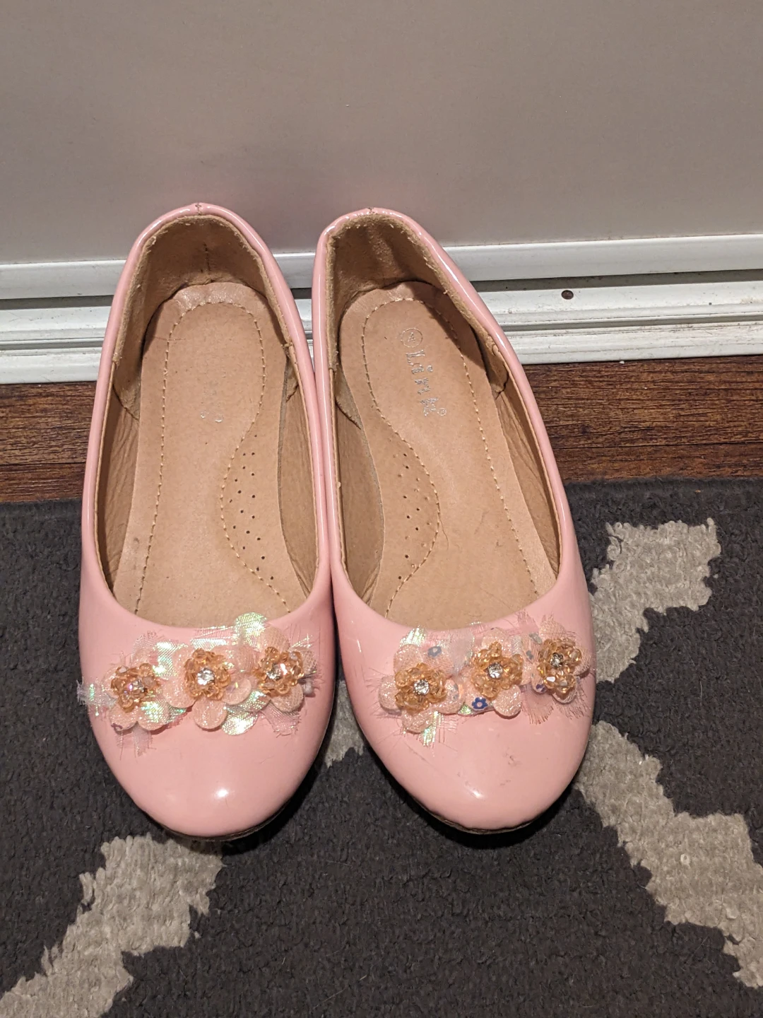 Girl's Pink ballet flats with floral detail size 4