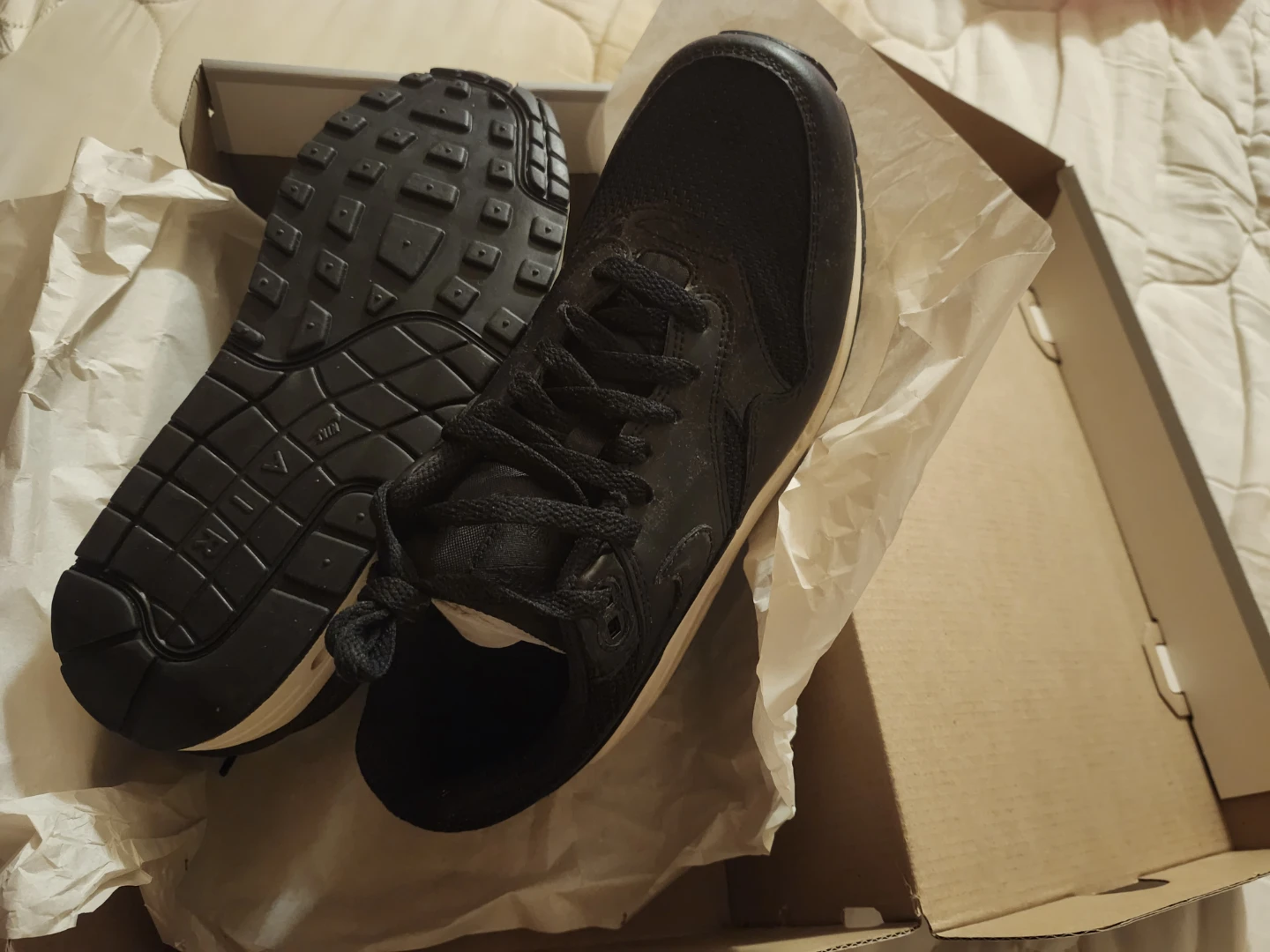 NEW Nike Air Max WOMENS Sneakers, Black 8.5 RETAIL $115 to $155 - photo 4