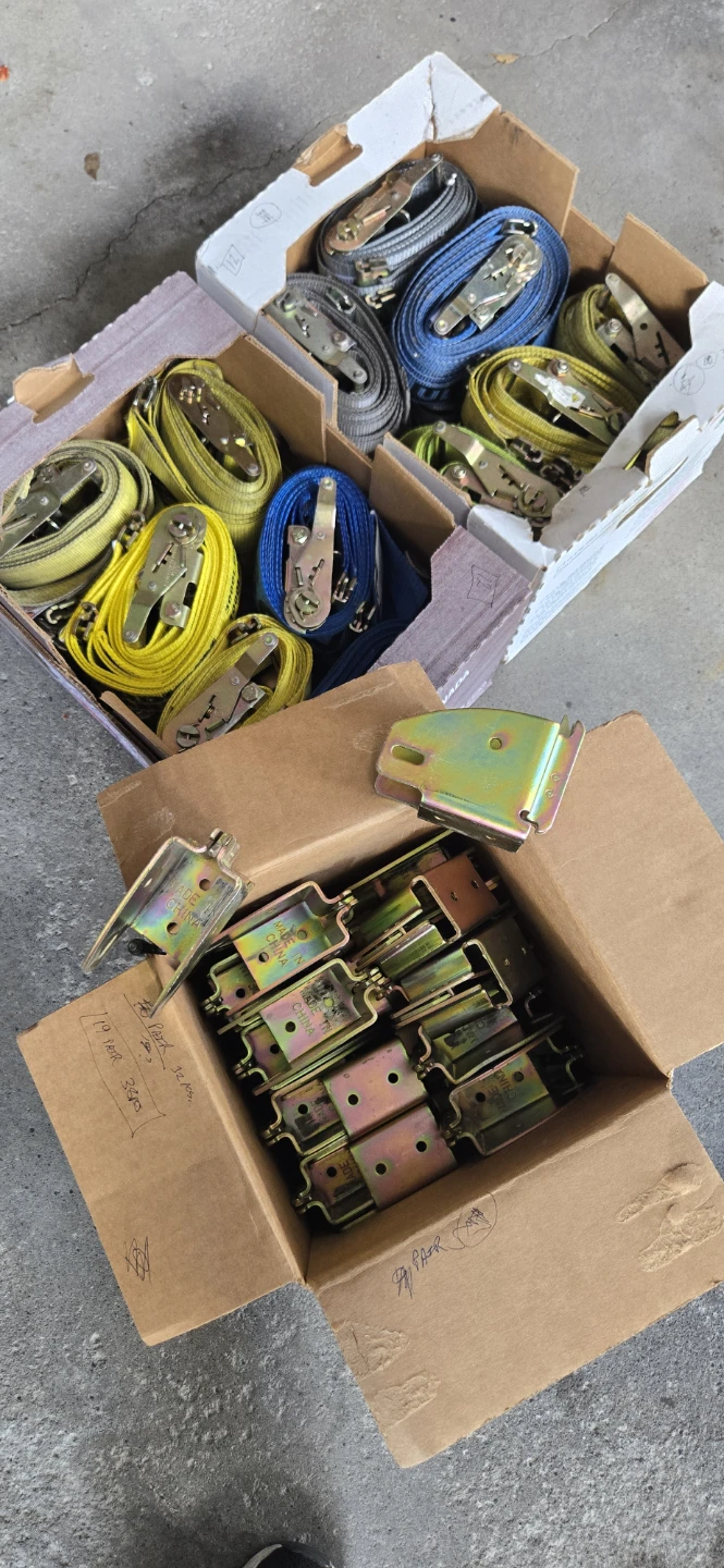Ratchet Straps and Metal Brackets