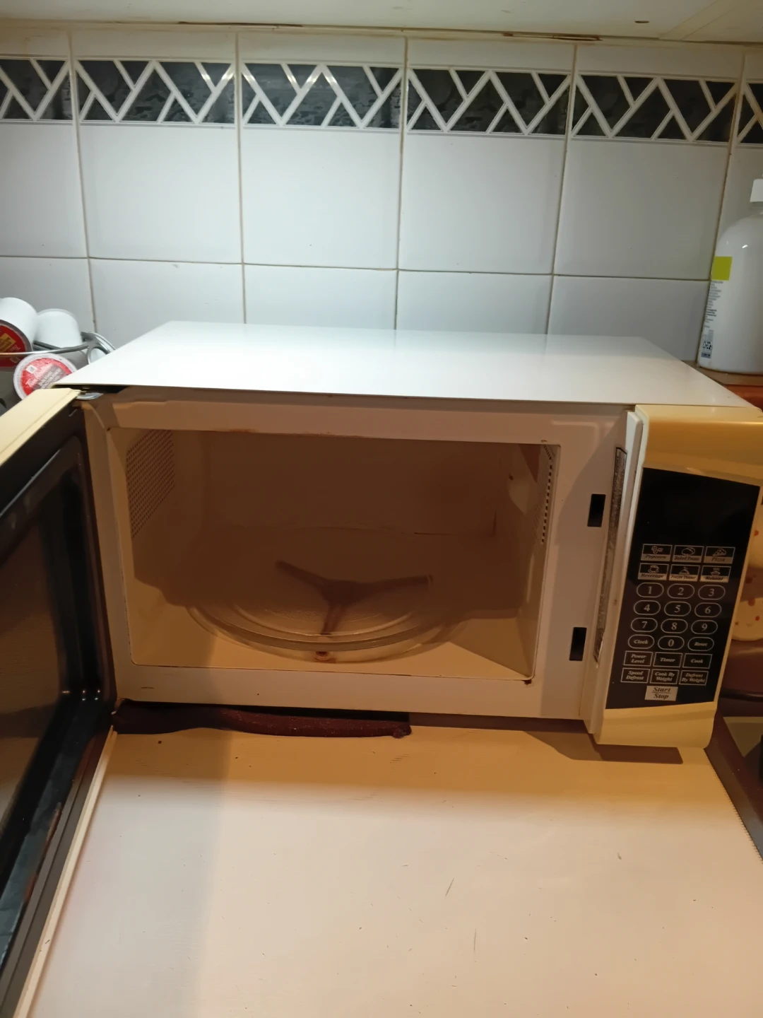 Danby Designer Compact White Microwave READ DESCRIPTION ON SIZE - photo 2