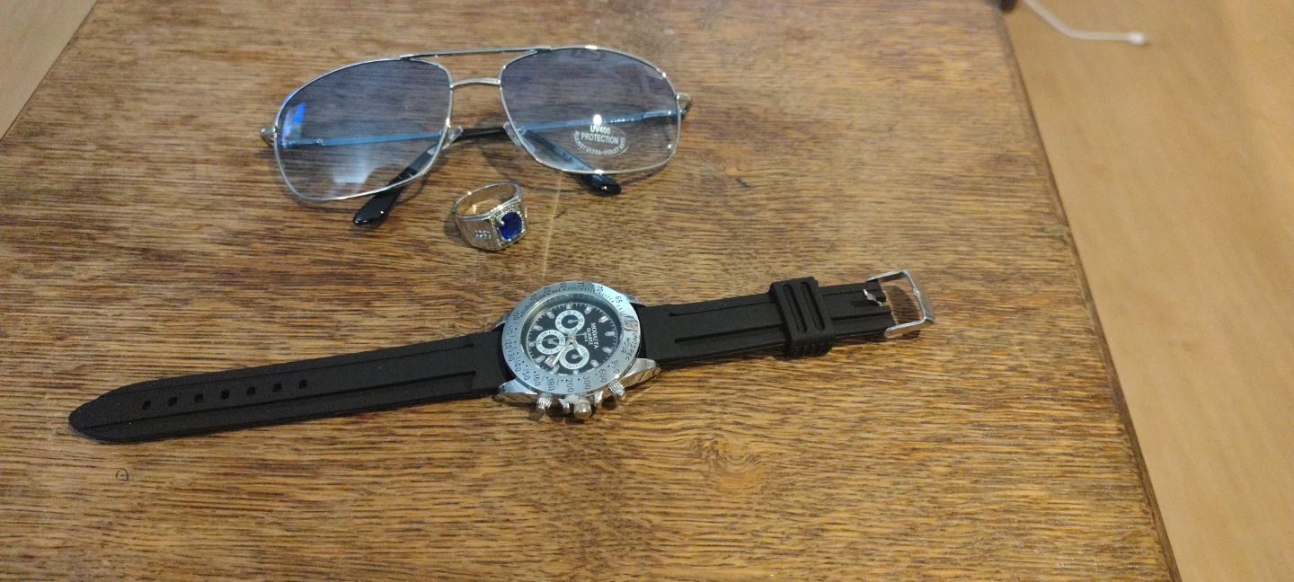 Modaiya Quartz Chronograph Watch with Sunglasses and Ring