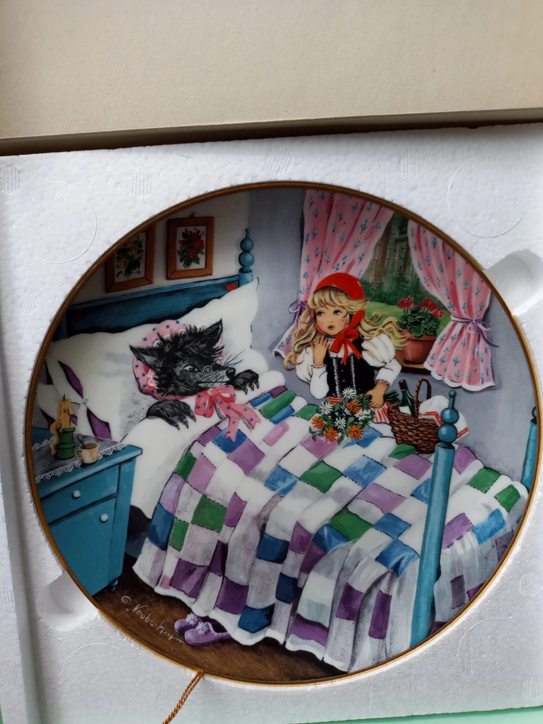 Set of six "Classic Fairy Tales" collector plates. - photo 5