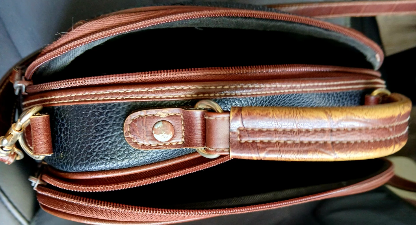 Carryland USA Black & Brown Leather Handbag - photo 3