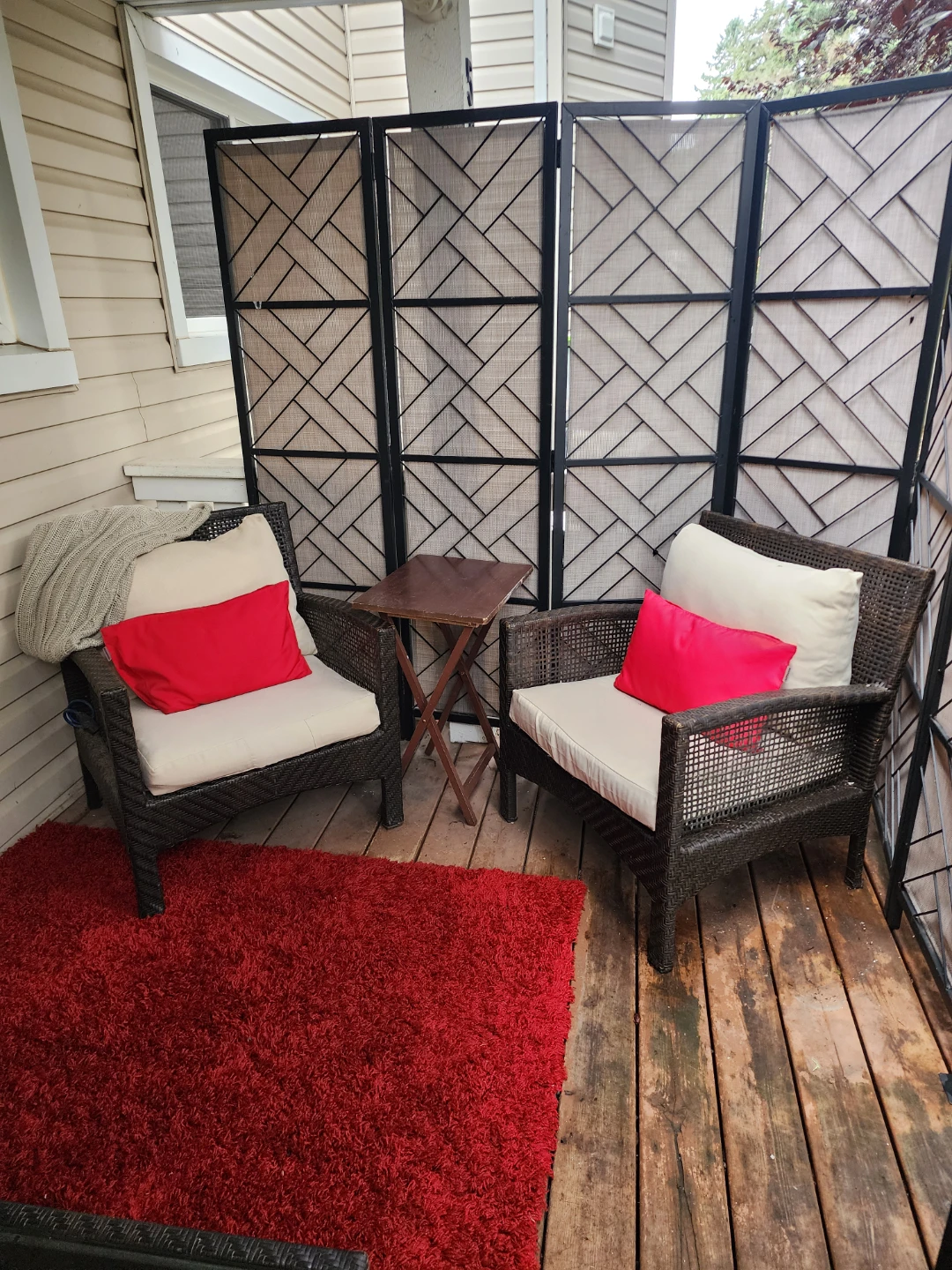 4 Piece Patio Set + 4 x Privacy Walls - photo 3