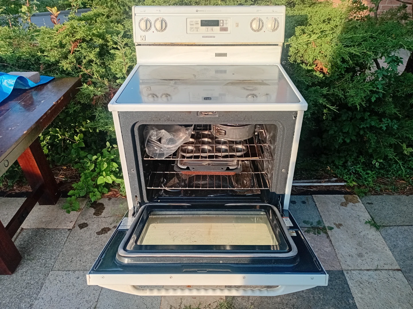 Maytag Electric Stove with Oven - photo 4