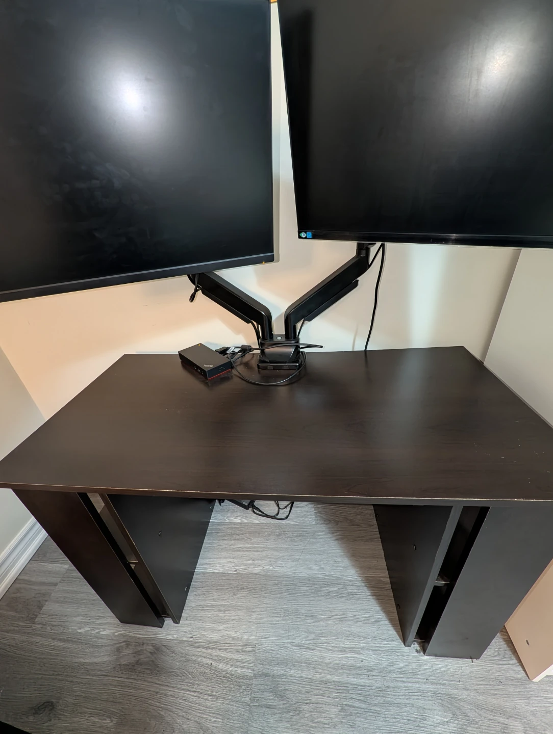 Work Table / Desk with Dual-Monitor Stand