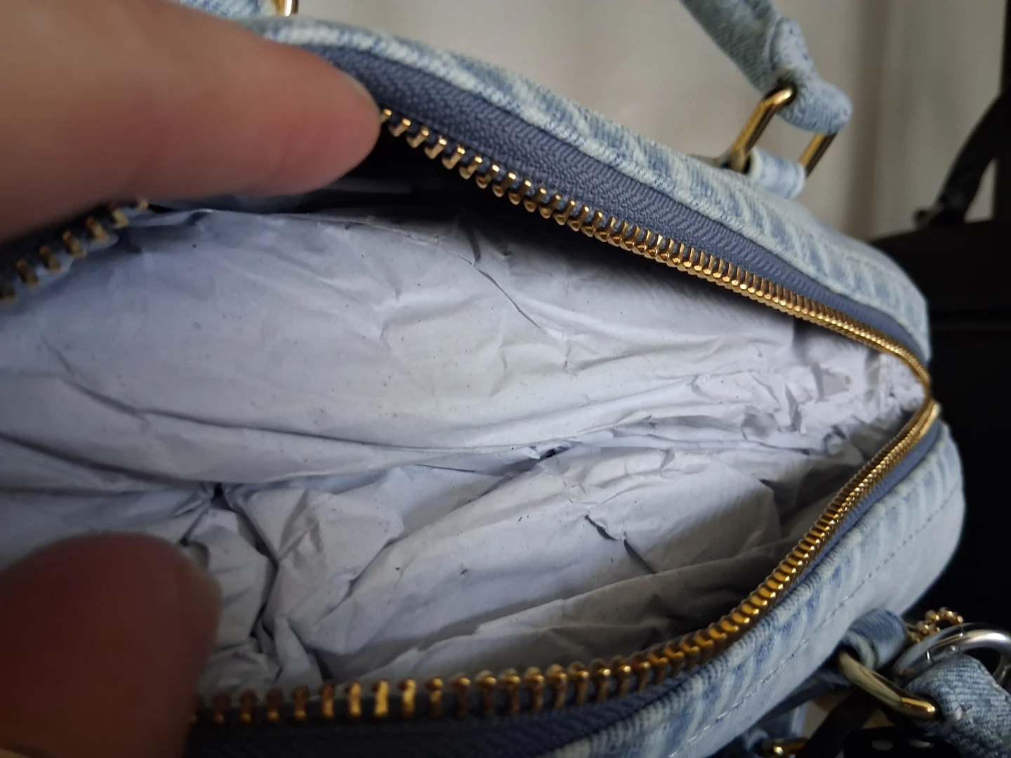 Coach medium size loved denim rowan with matching wallet - photo 4