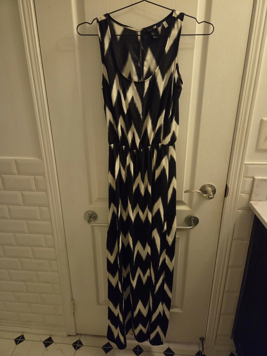 H&M Black and White Zig Zag Maxi Dress Size 2