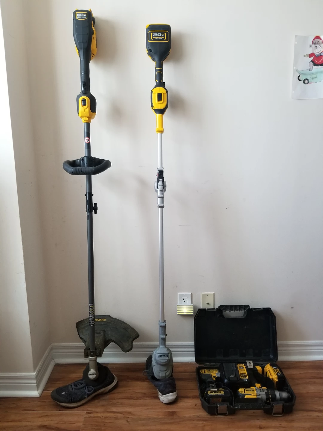 Dewalt 20V battery power trimmer it folds easy to store