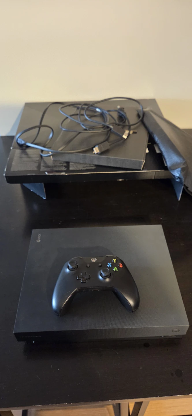 X-Box One Project Scorpio Edition - photo 2