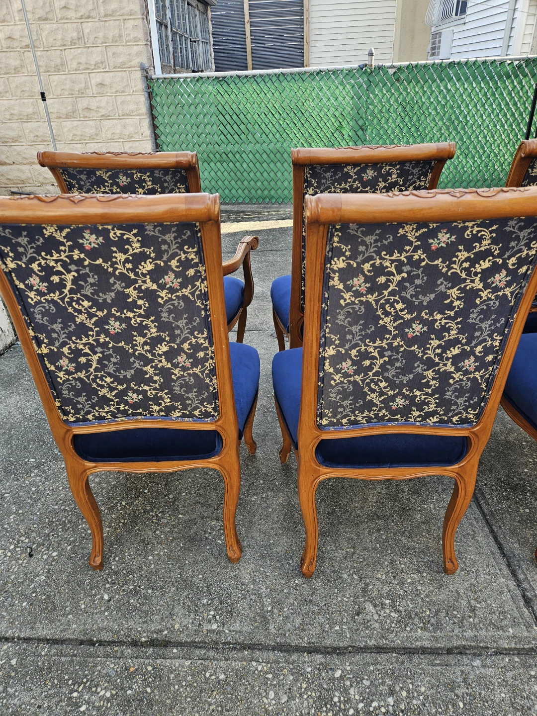 Beautiful blue velvet chairs - photo 3