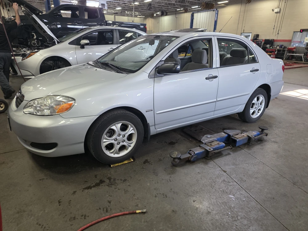 2008 Toyota Corolla Sedan - photo 2