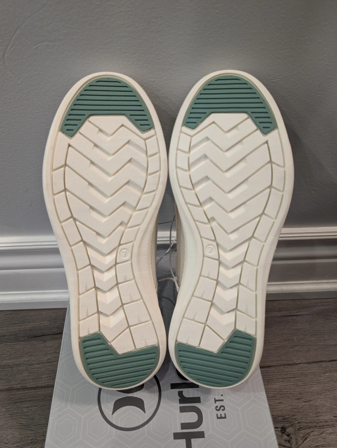 NIB  - Women's Hurley Casual Shoes Size 7 - photo 5