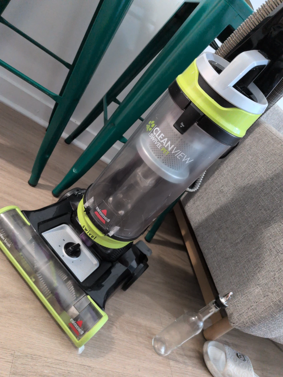 Bissell CleanView Swivel Pet Vacuum Cleaner - photo 2
