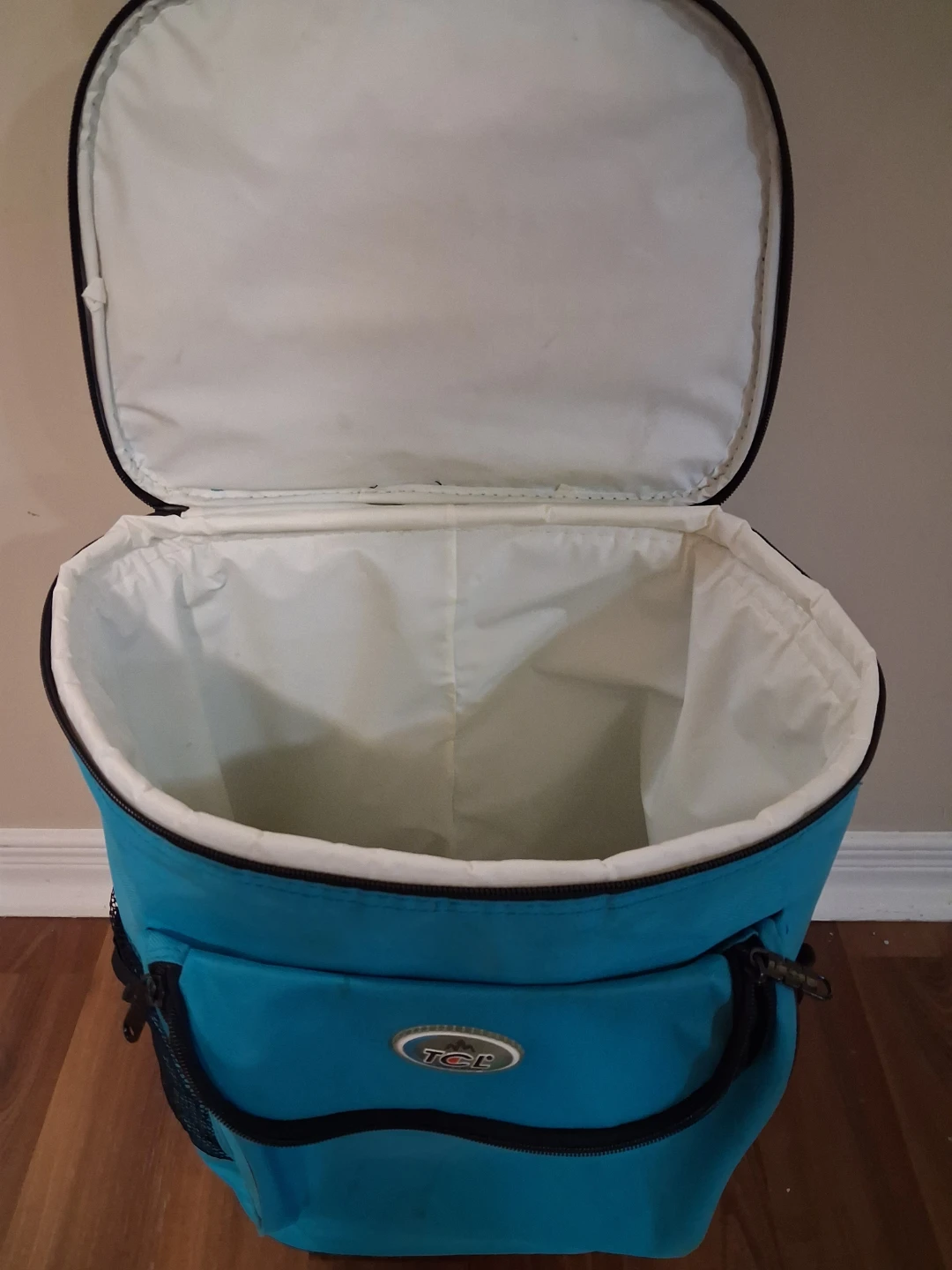TGI Rolling Cooler Bag