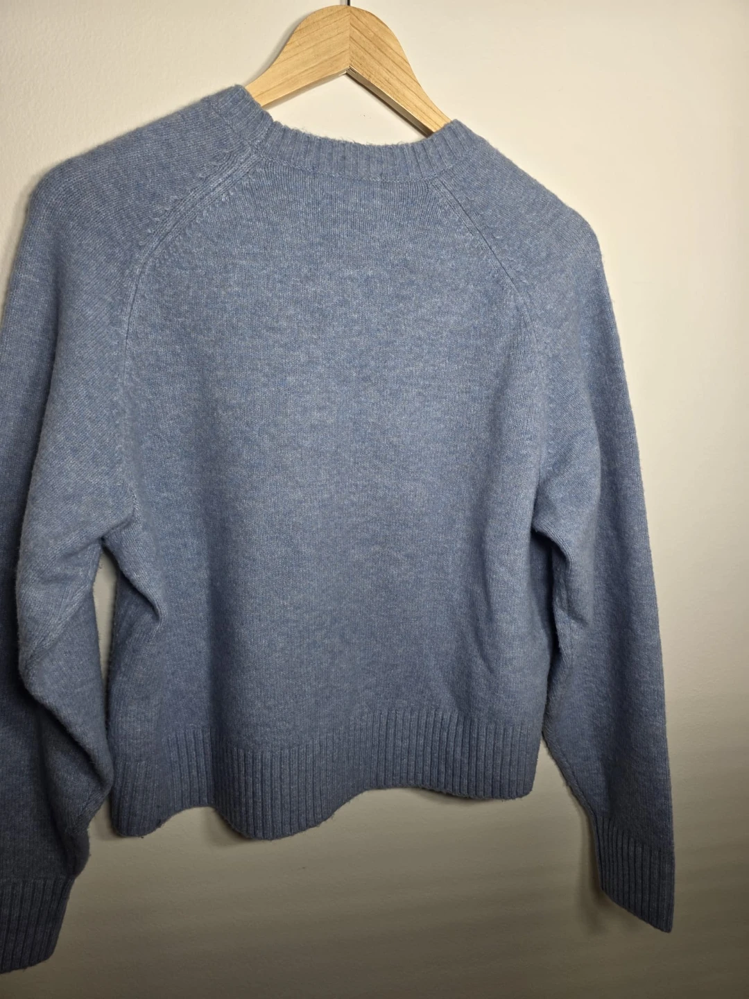 UNIQLO Blue Crew Neck Sweater - photo 2
