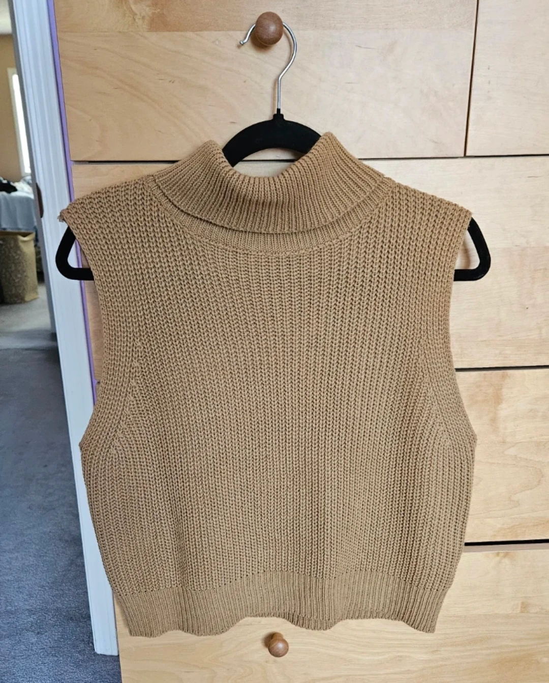 SHEIN Solid Colour Sleeveless Turtleneck Sweater