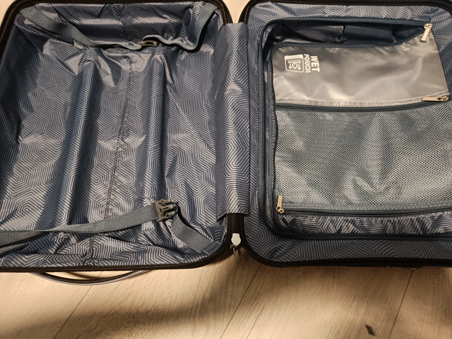 American Tourister Hardside Luggage - photo 4