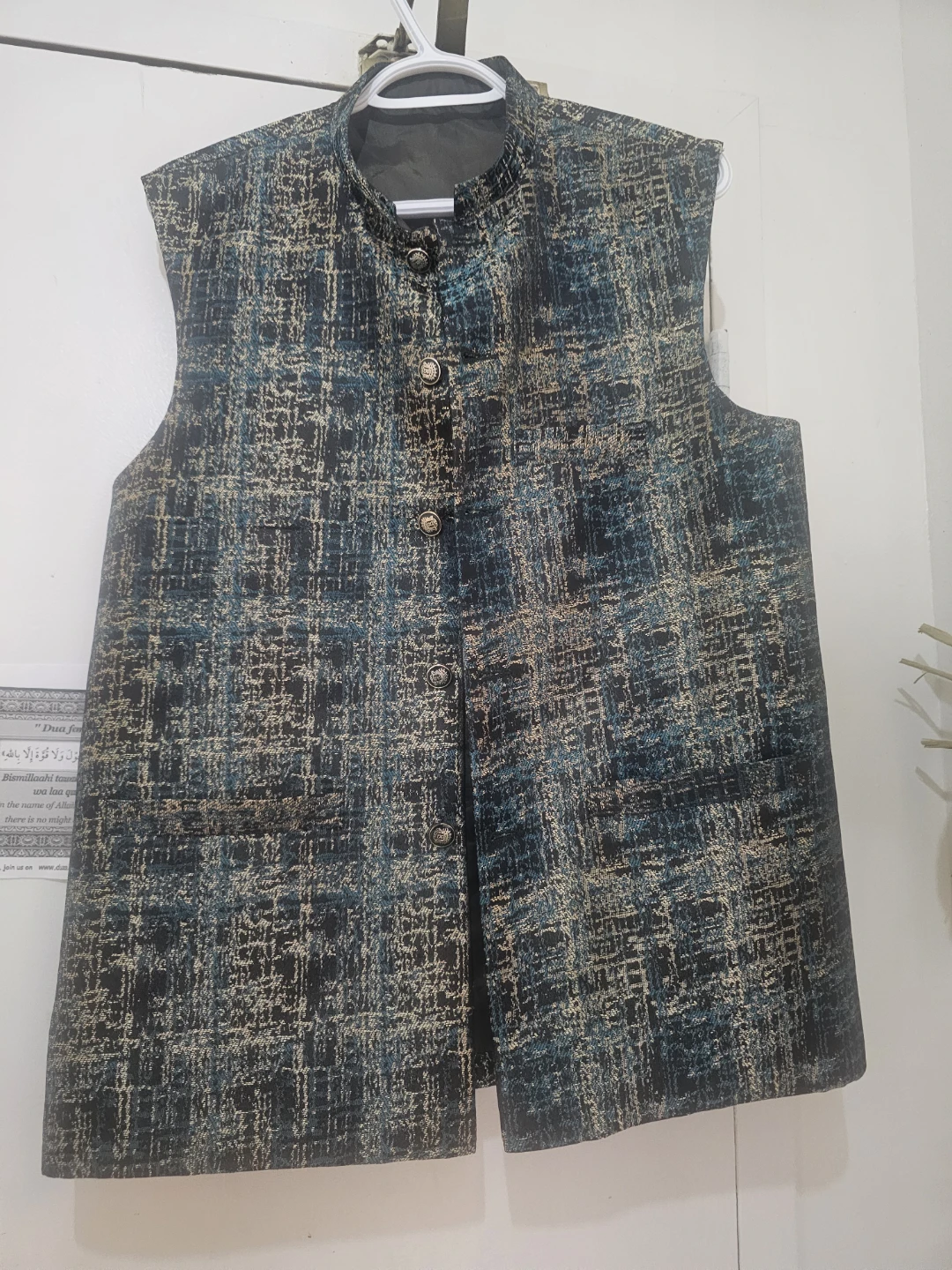 Sleeveless Vest with Blue and Gold Pattern - photo 2