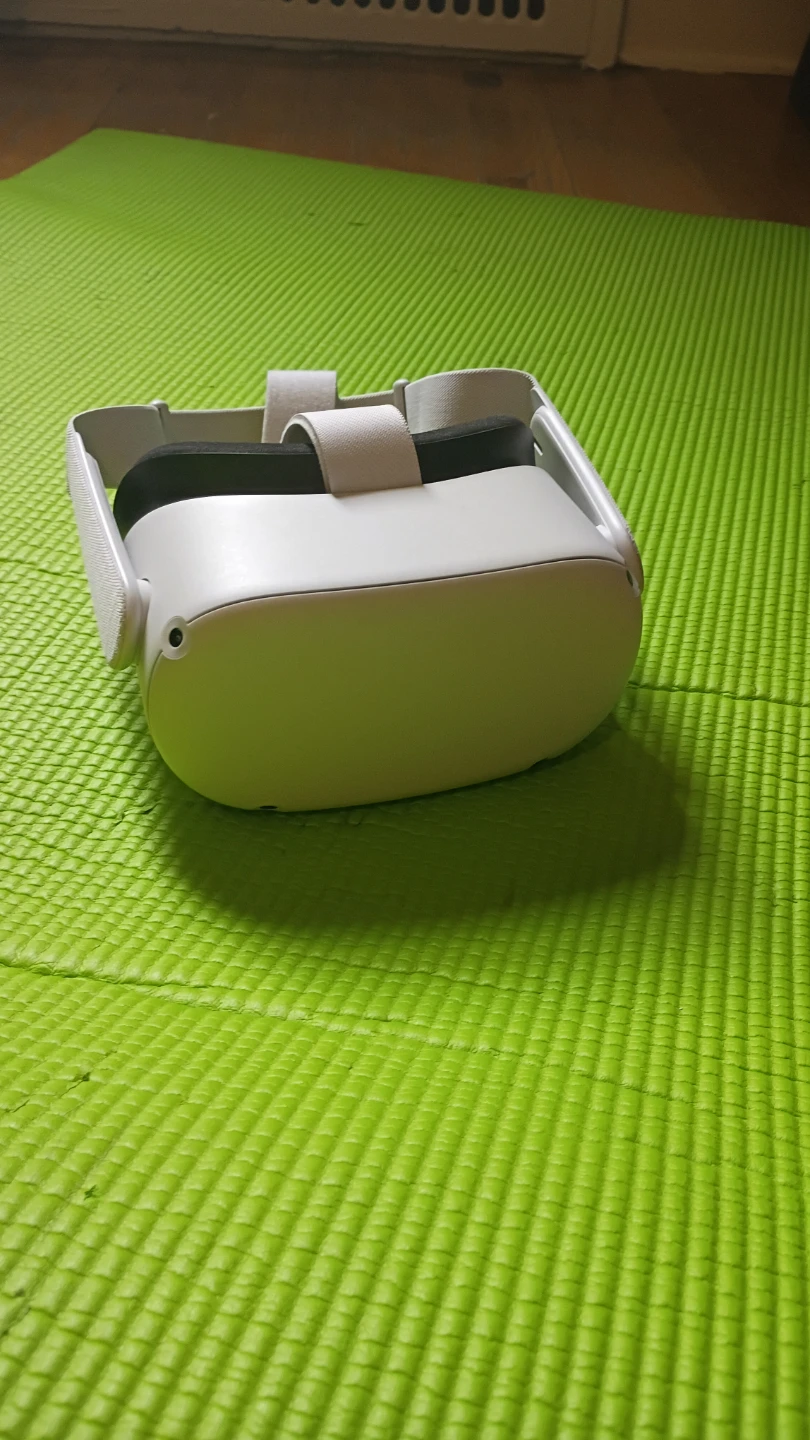 Oculus Quest 2 VR Headset with Accessories - photo 5