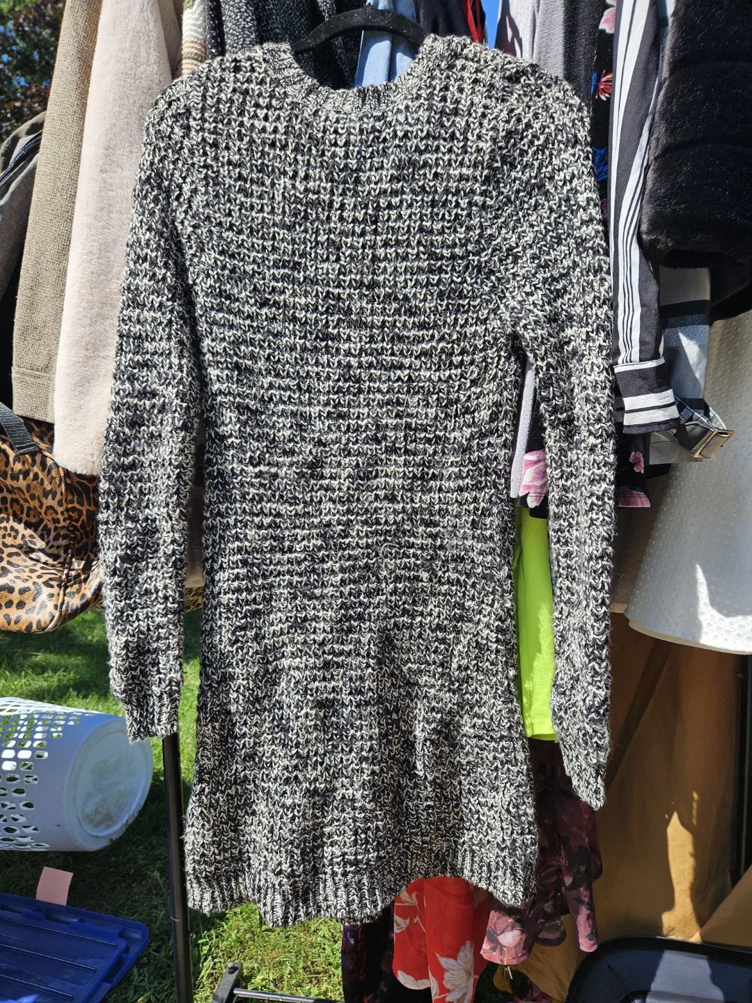 H&M Black and White Knit Sweater Size S - photo 2