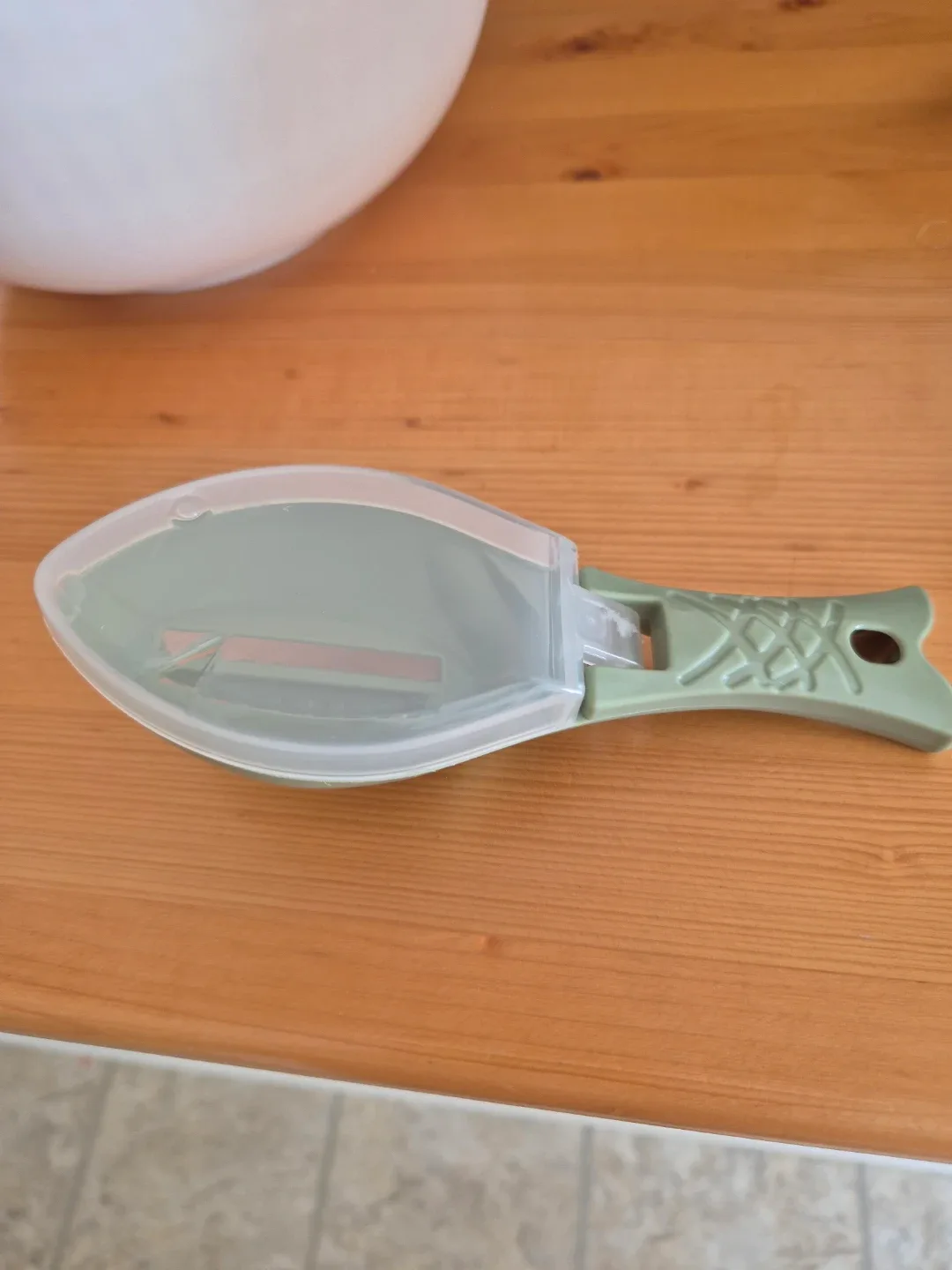 Fish Scaler Tool with Cover