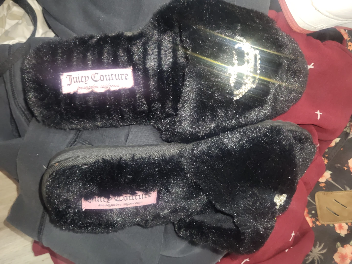 Juicy Couture Black Faux Fur Slippers - photo 2