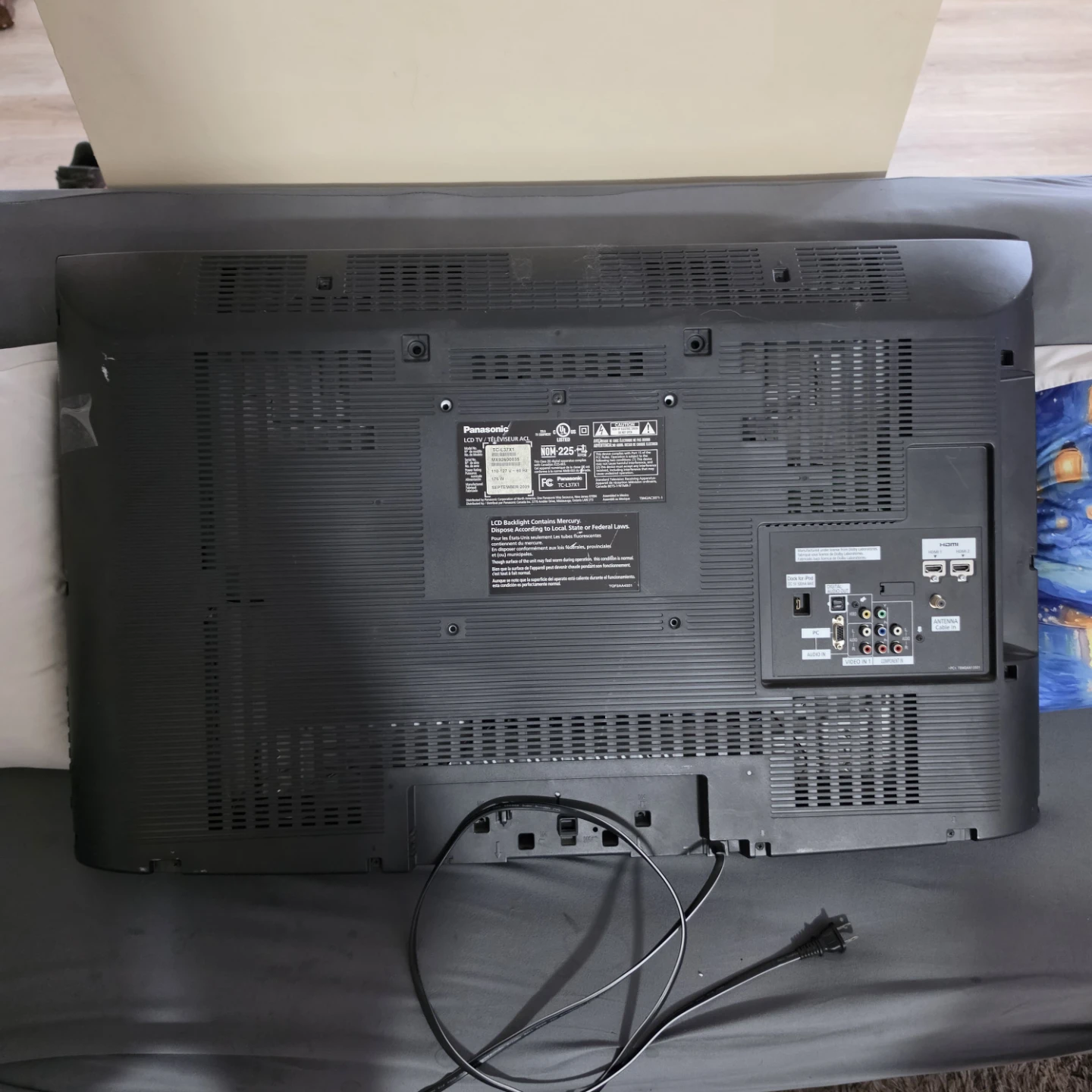 Panasonic Viera 42-inch LCD TV - photo 3