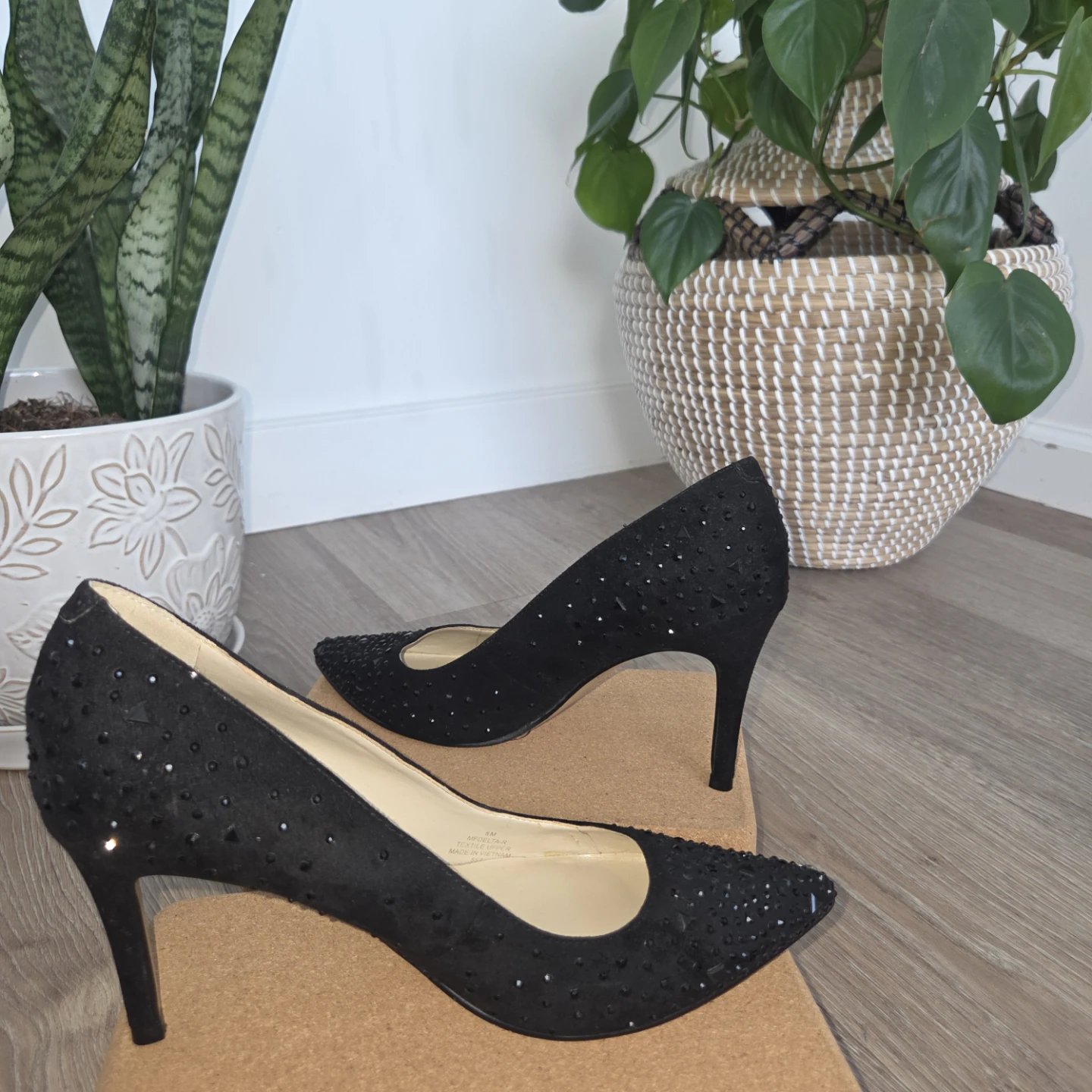 Glittering, stone black Marc Fisher heels - photo 4