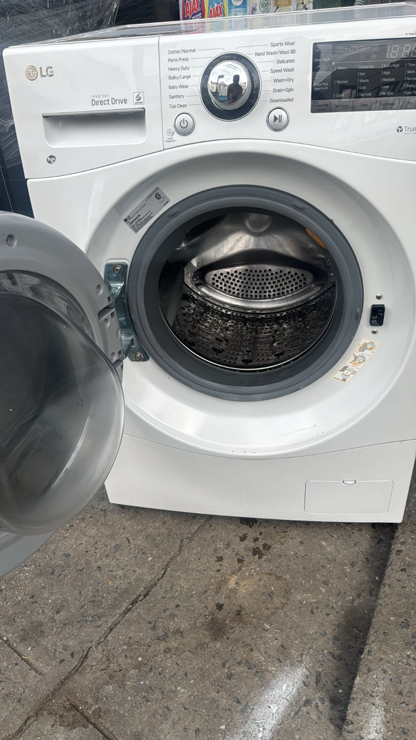 Lg 24in wide washer and dryer all in one machine - photo 3