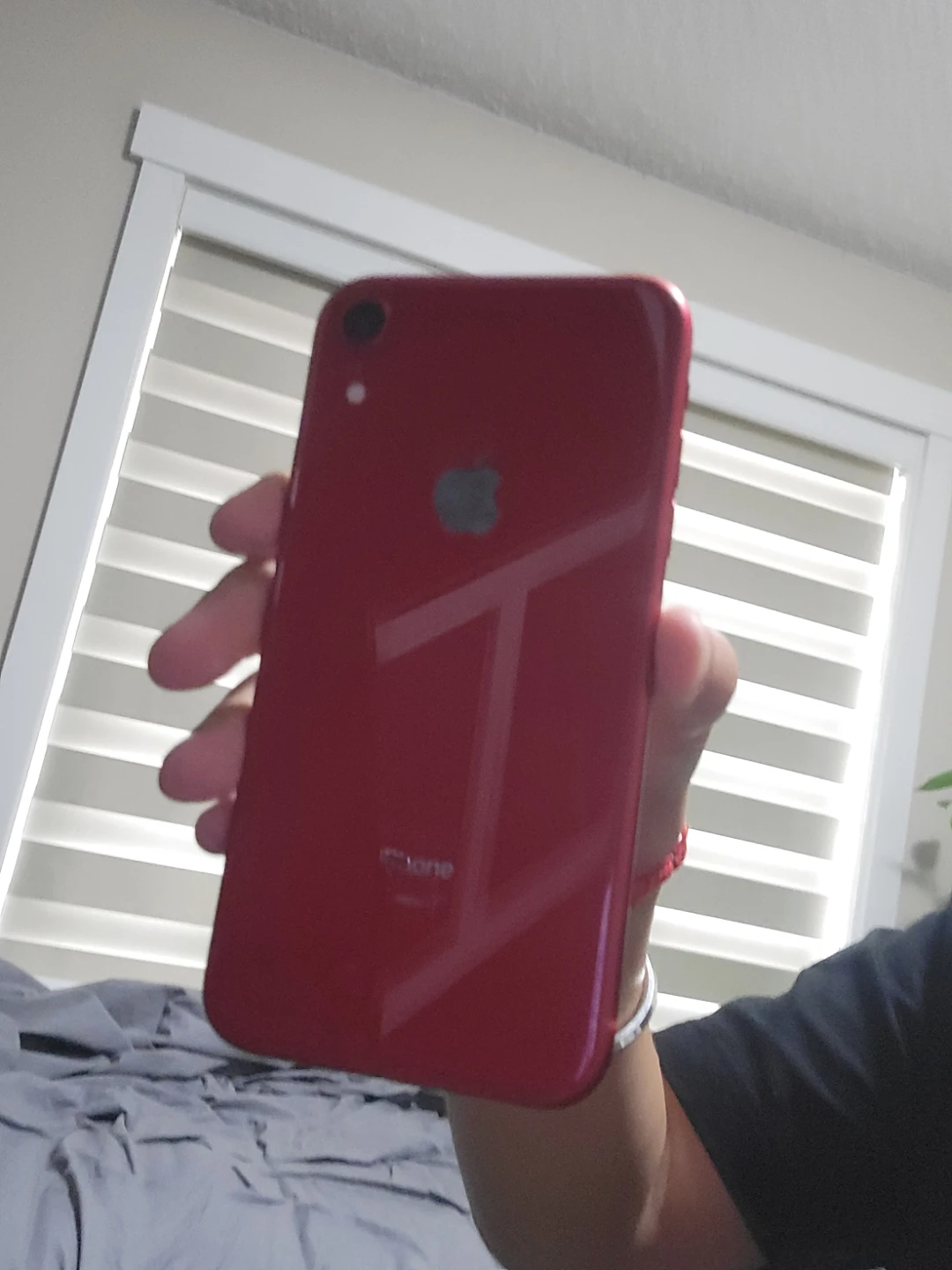 Red Apple iPhone XR or iphone 10 - photo 2