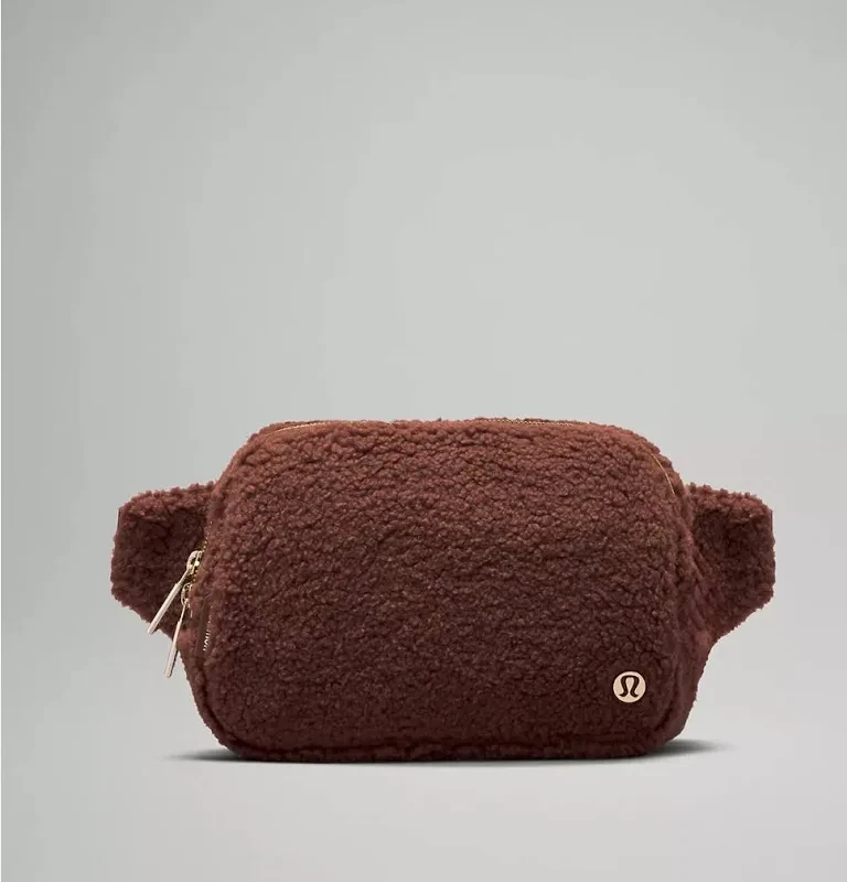 [New] Lululemon Everywhere Fleece Belt Bag 2L