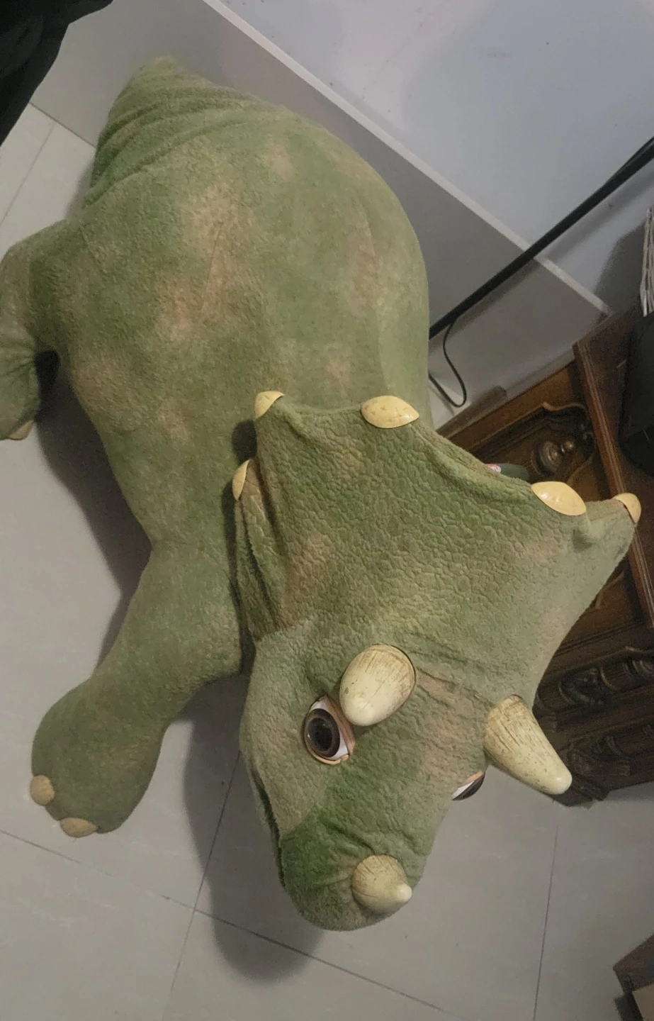 Realistic-sized dinosaur with sound and movement. - photo 2