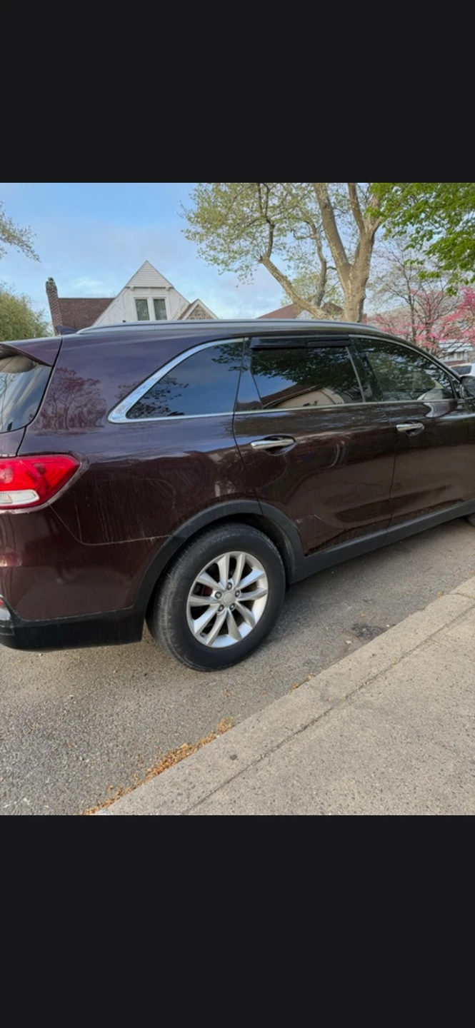 Used 2016 Kia Sorento LX - photo 2