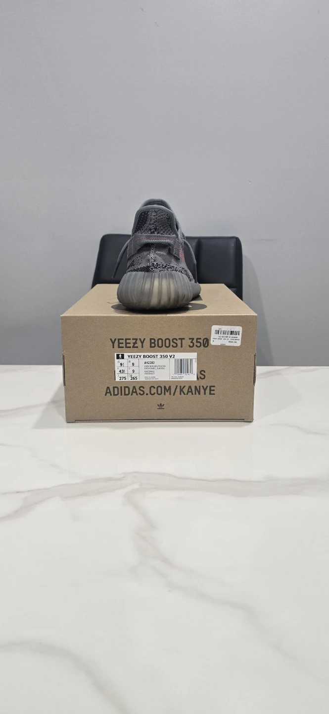 Adidas Yeezy 350 V2 Beluga 2.0 size 9.5 - photo 2