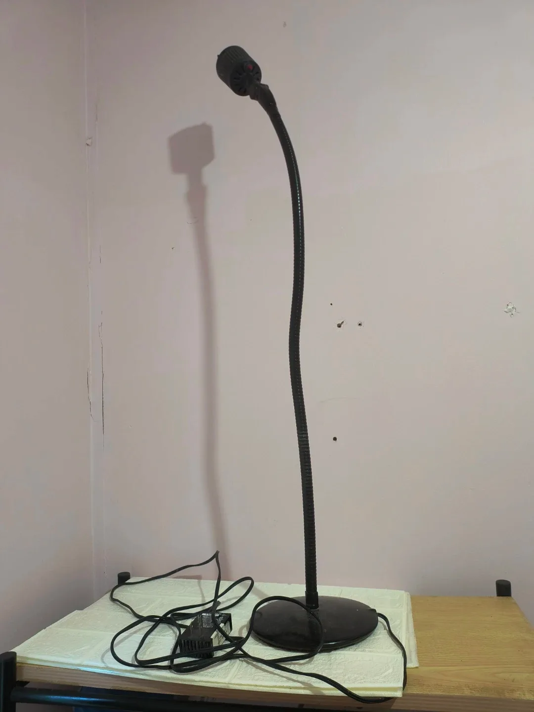 Flexible Desk Lamp with Extra Bulbs