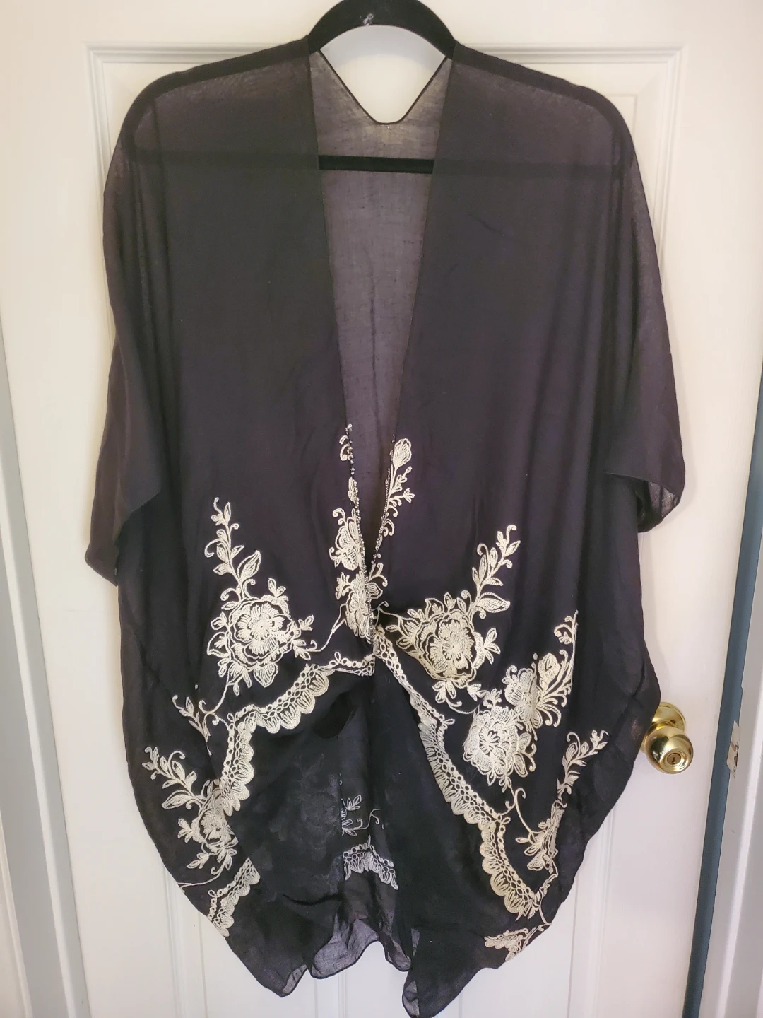 One Size Black Embroidered Kimono