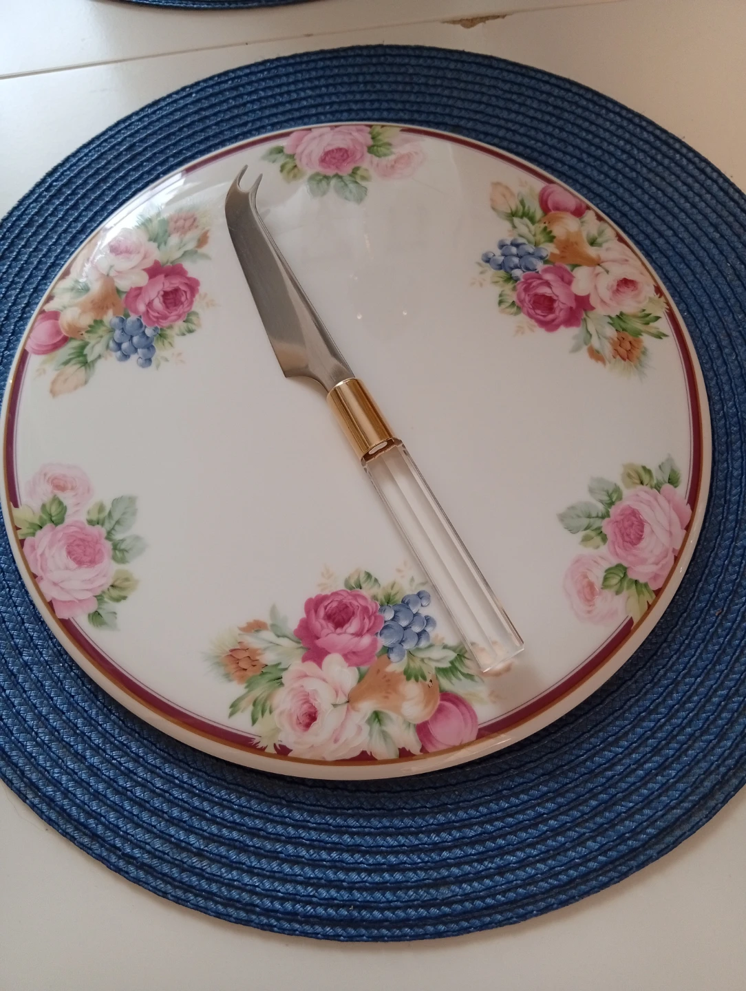 Mikasa Bone China Cheese Plate and Knife Set