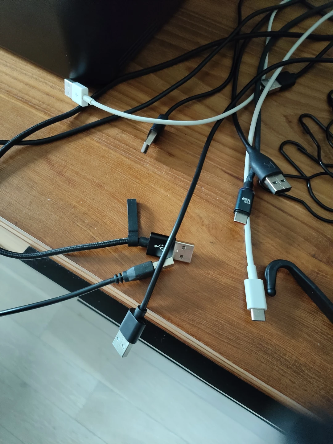 USB Cable Wires, USB Adapters, Phone Holder, Hooks - photo 3