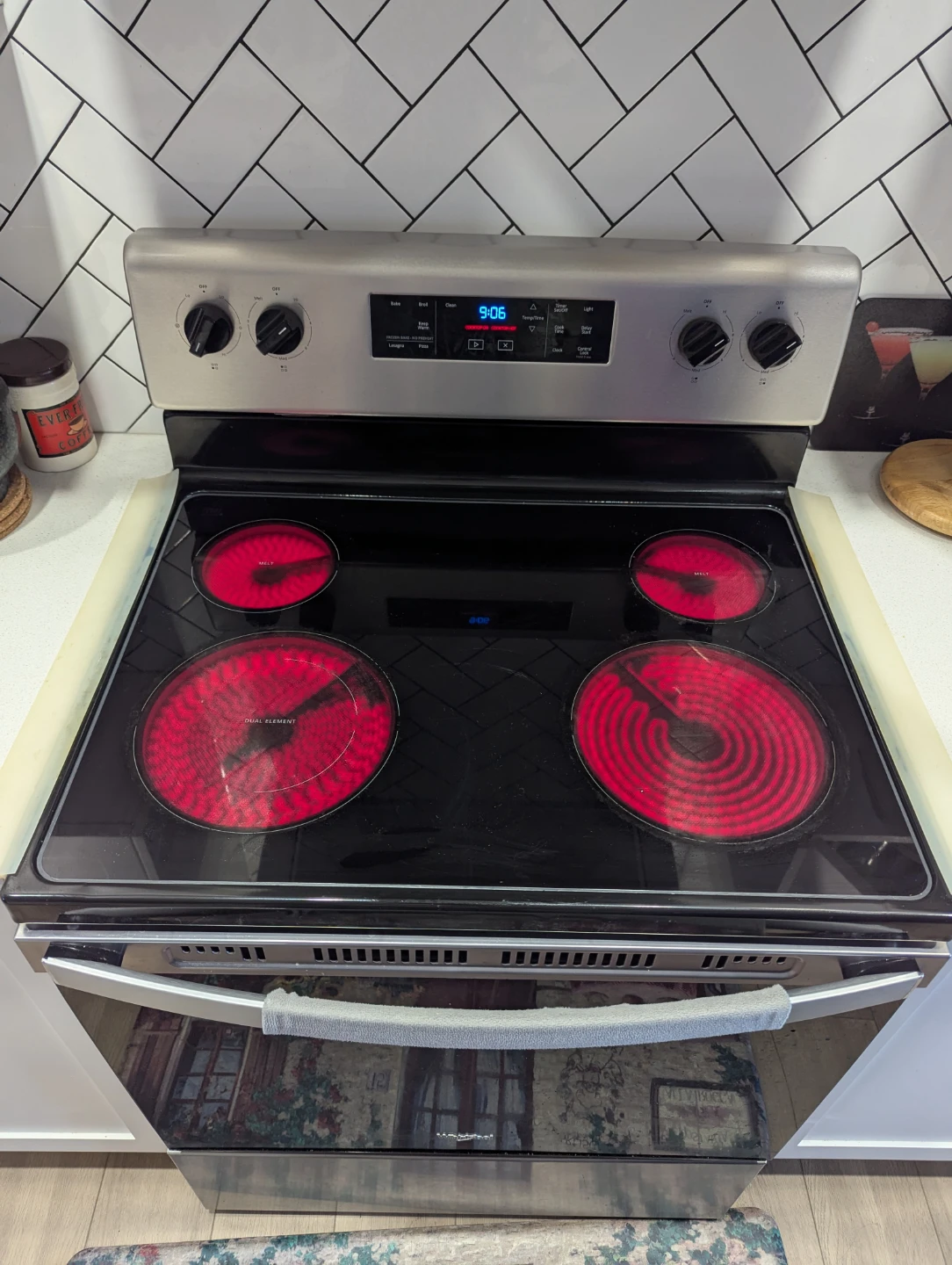 Whirlpool electric stove with oven