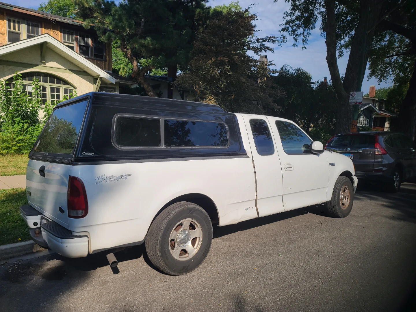 White Ford F-150 Pickup Truck with Cap - photo 2