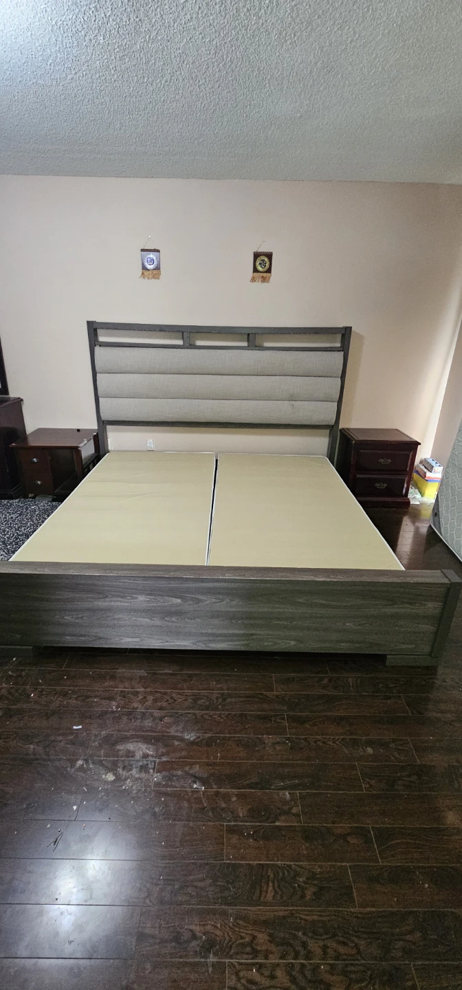 Modern Platform Bed Frame with Upholstered Headboard - photo 3