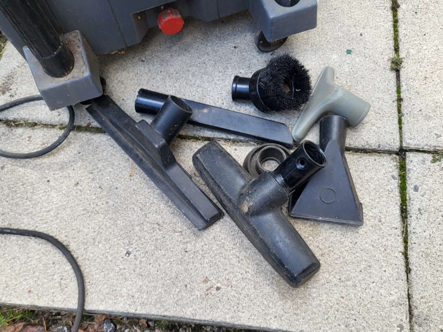 Genie Two in One Wet/Dry Vacuum 1.1 Hp - photo 3