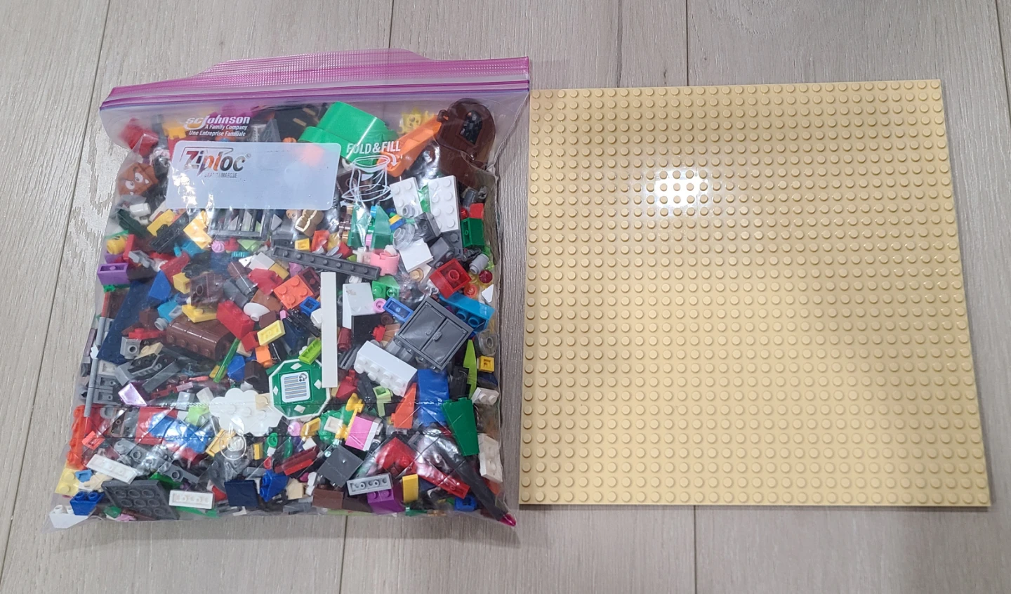 Bag of Assorted LEGO, Building Pieces,  Accessories &  Baseplate